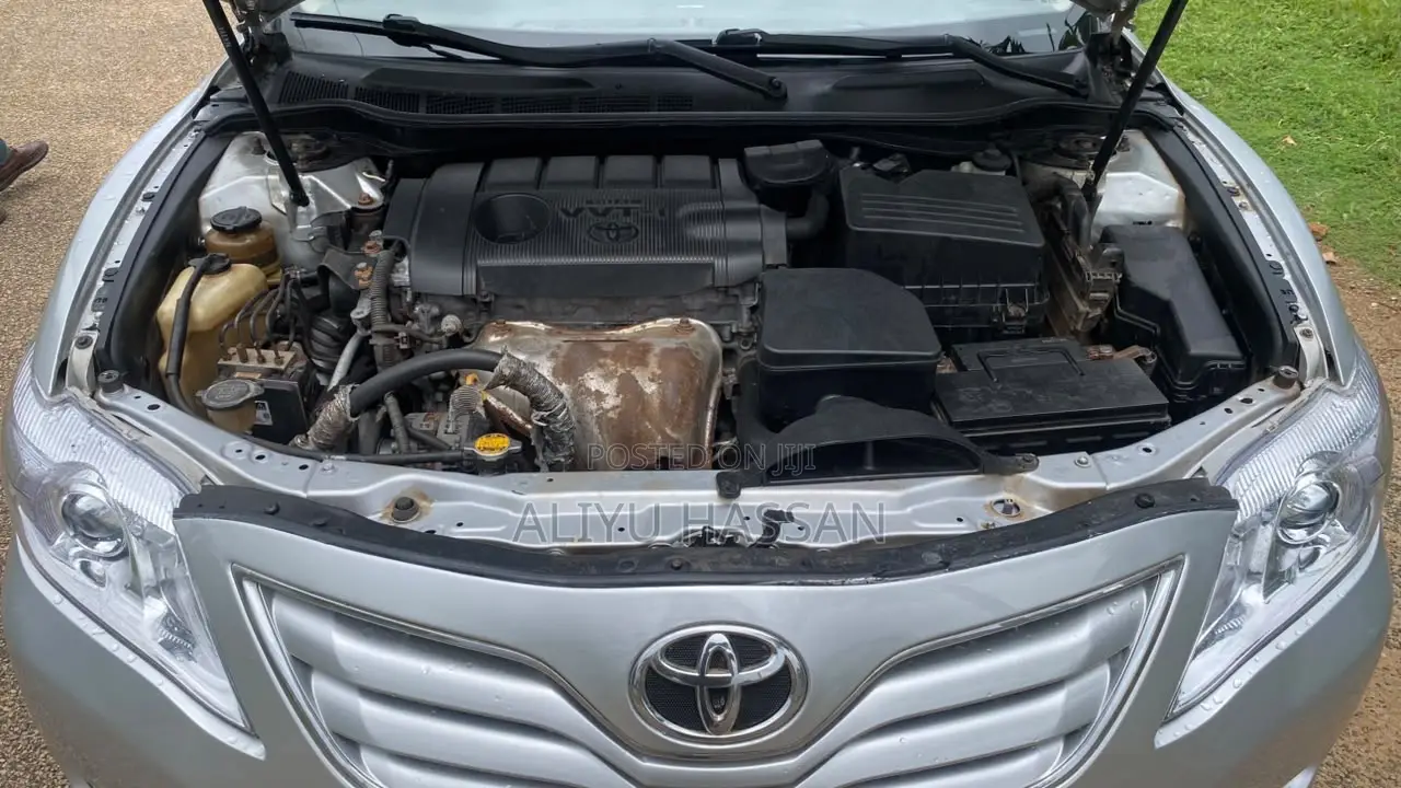 Toyota Camry 2010 Silver