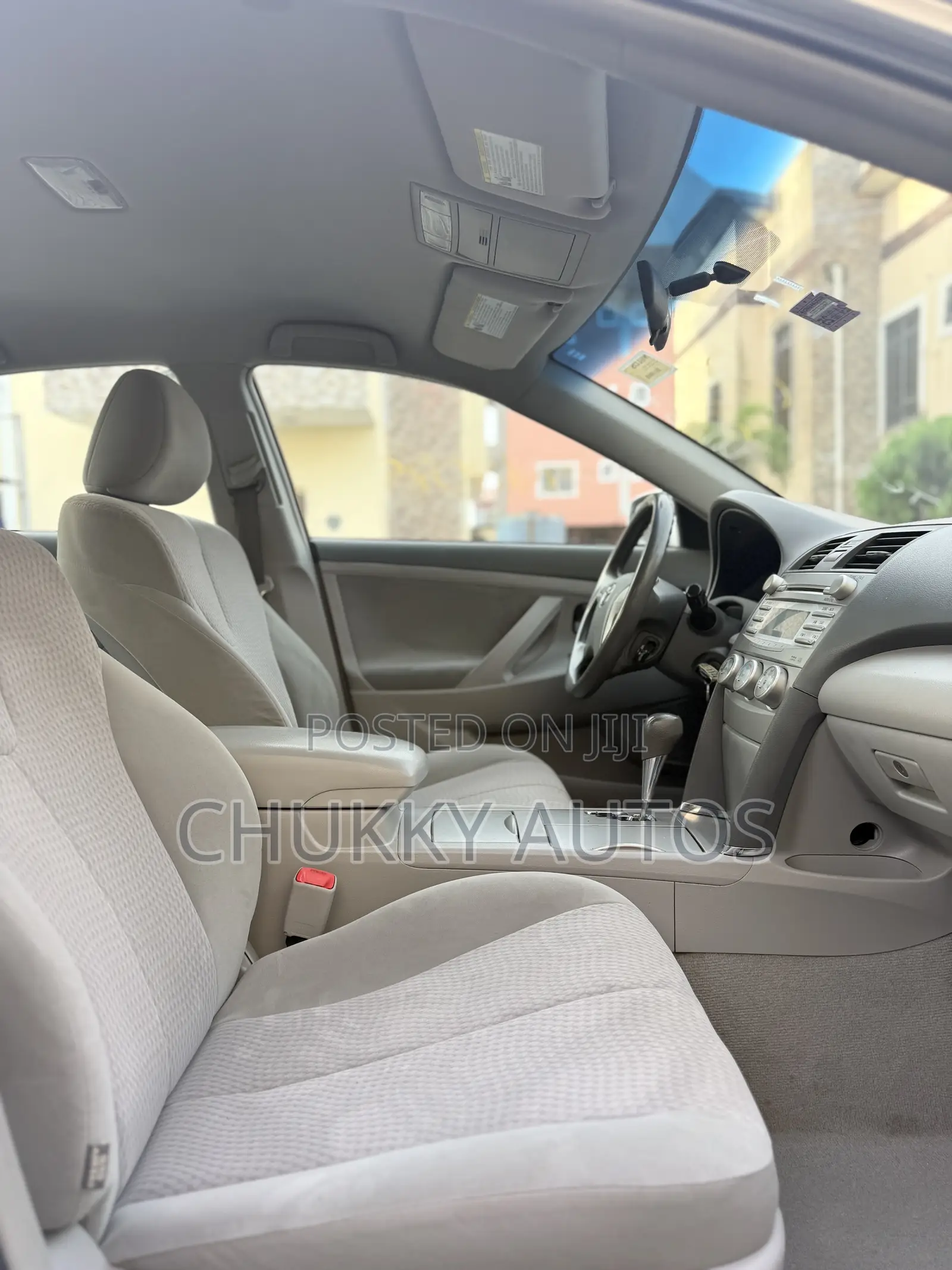 Toyota Camry LE 4dr Sedan (2.5L 4cyl 6A) 2011 Silver