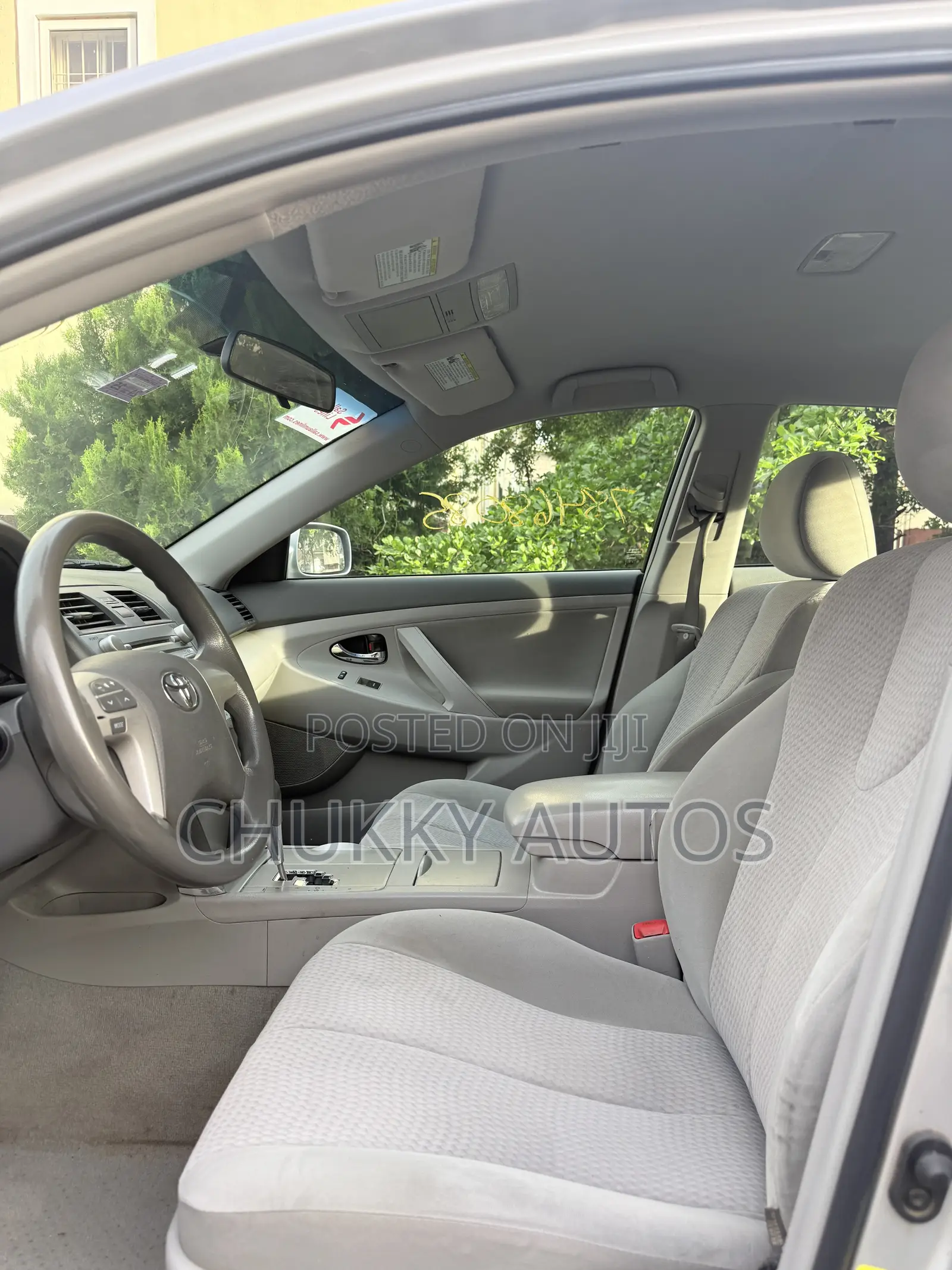 Toyota Camry LE 4dr Sedan (2.5L 4cyl 6A) 2011 Silver
