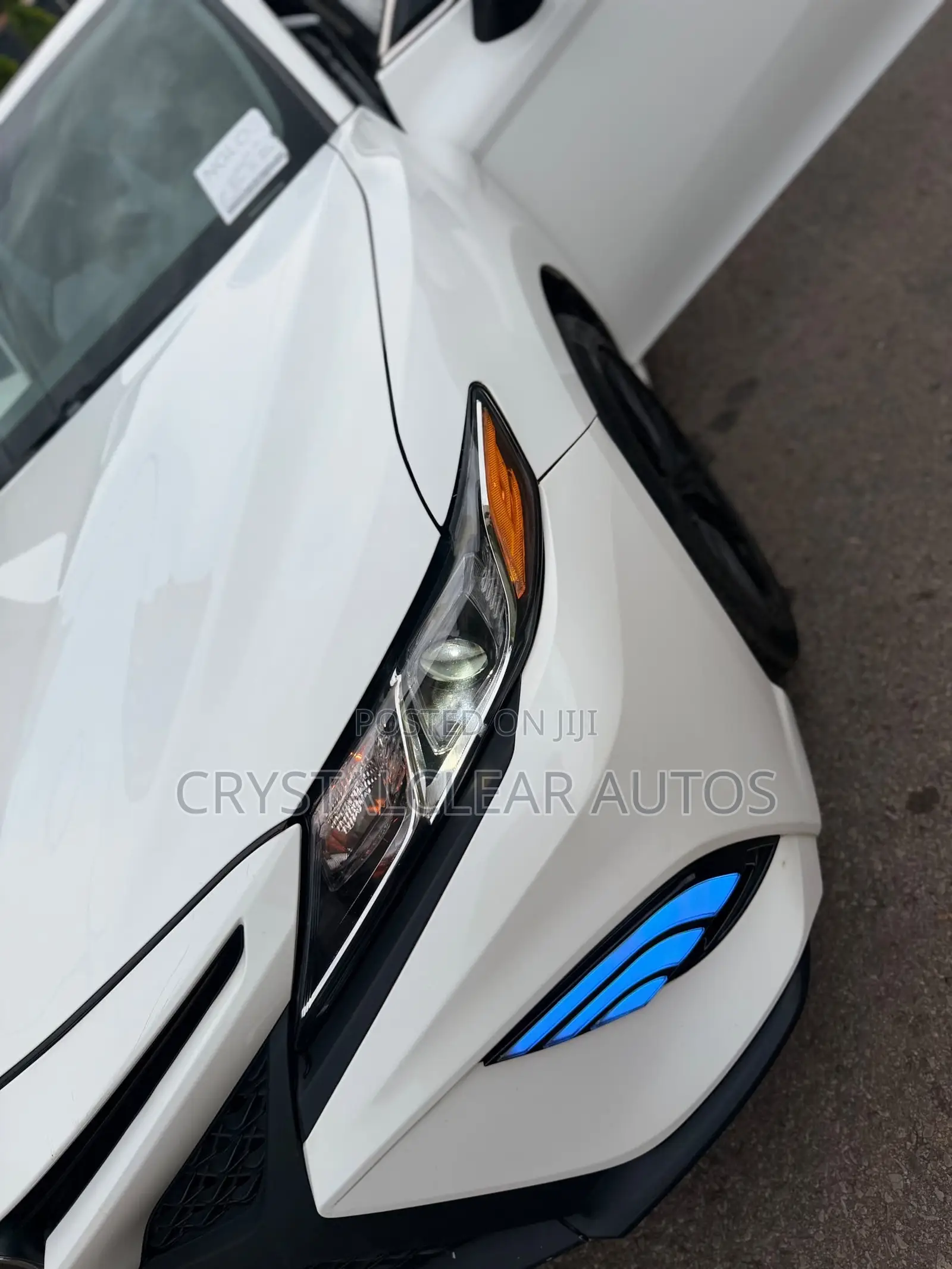 Toyota Camry SE FWD 2020 White