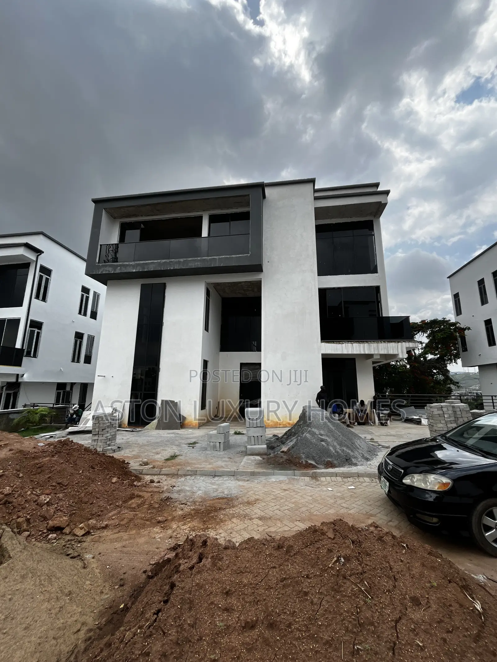 7bdrm Duplex in Maitama for sale