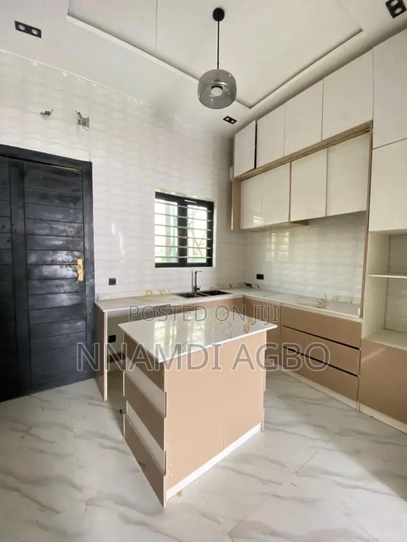 4bdrm Duplex in Ikota for sale