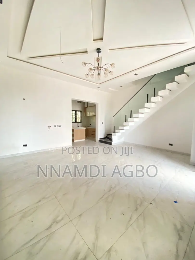 4bdrm Duplex in Ikota for sale