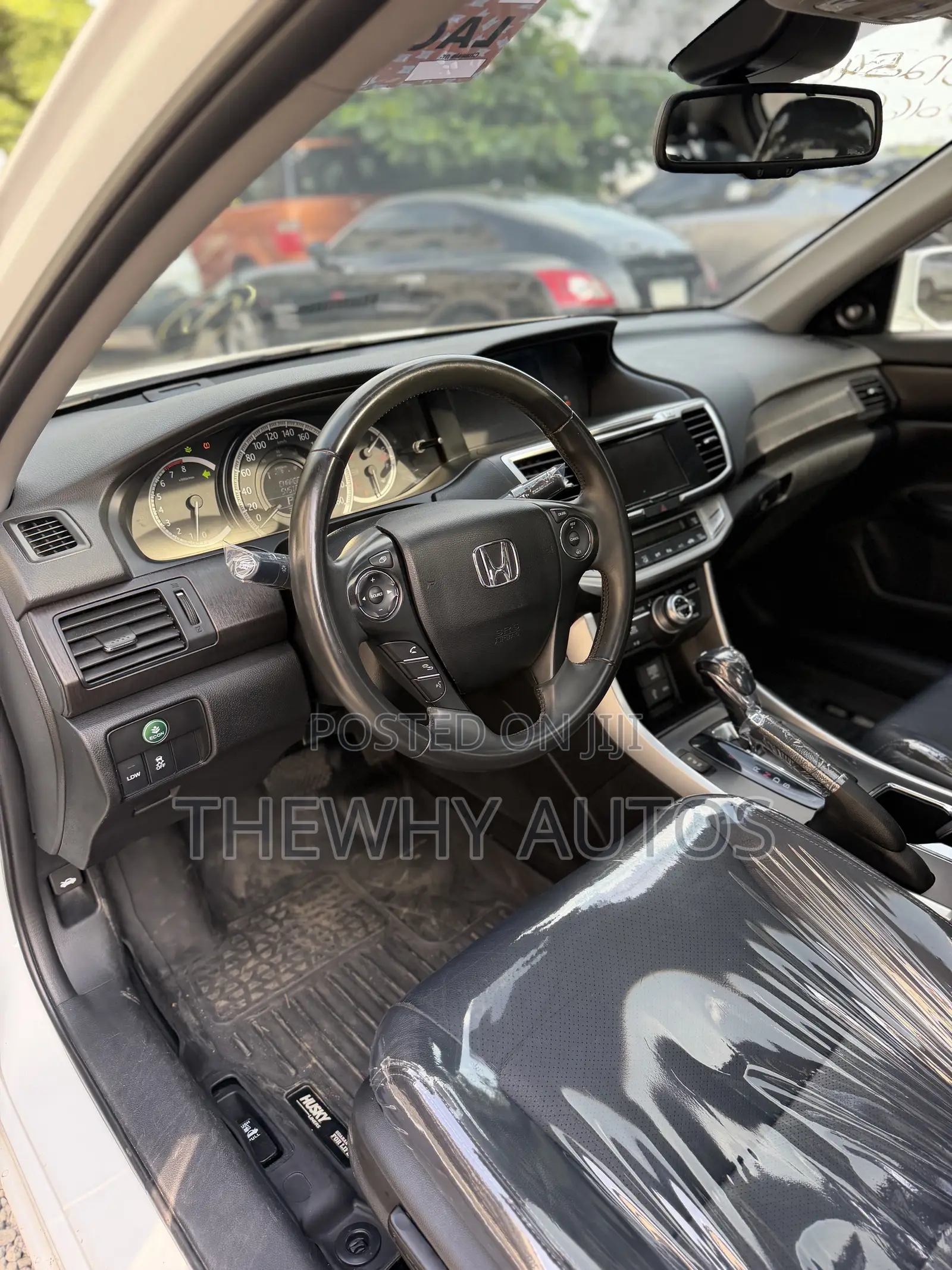 Honda Accord Touring V-6 4dr Sedan (3.5L 6cyl 6A) 2014 White