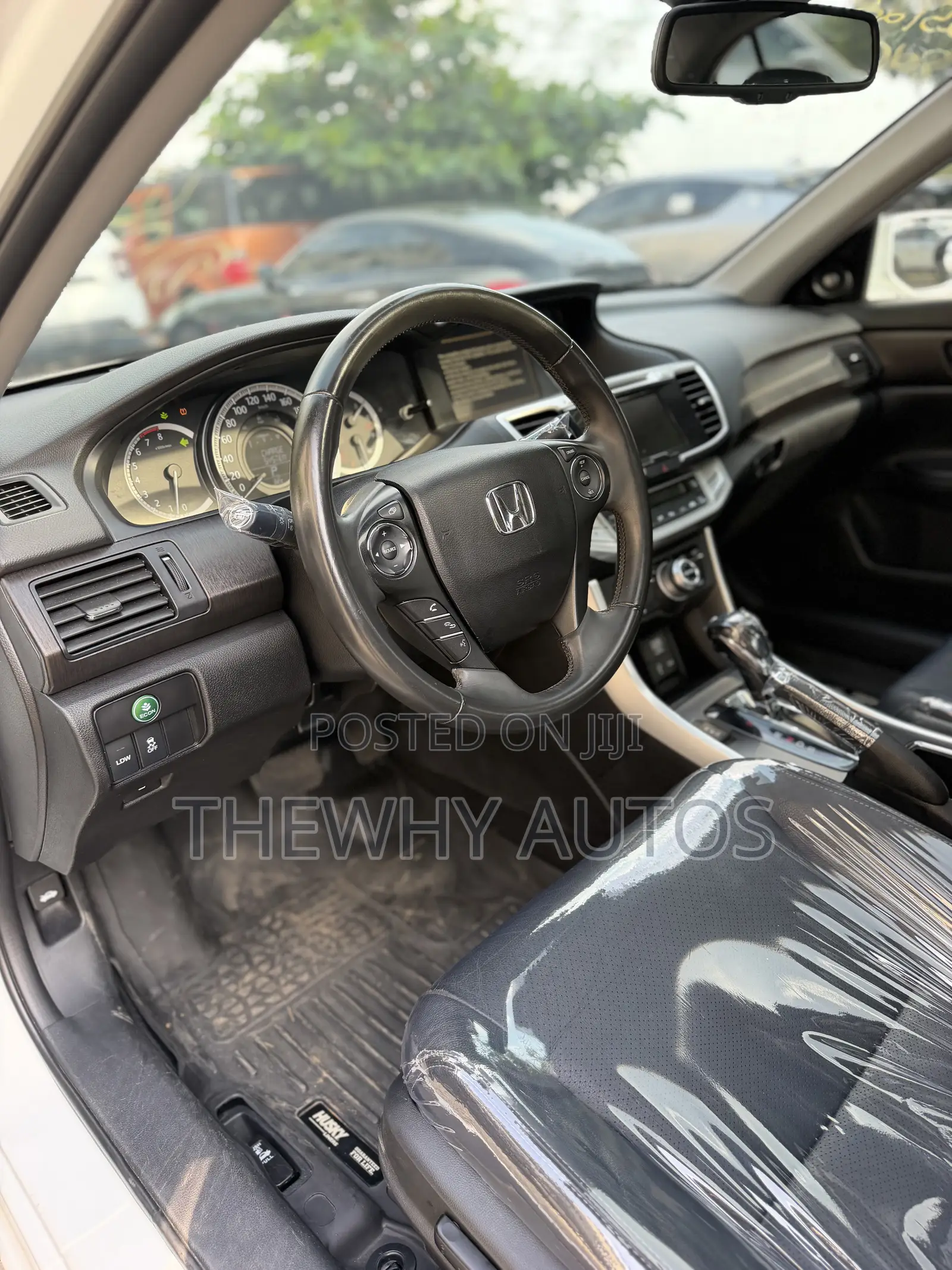 Honda Accord Touring V-6 4dr Sedan (3.5L 6cyl 6A) 2014 White