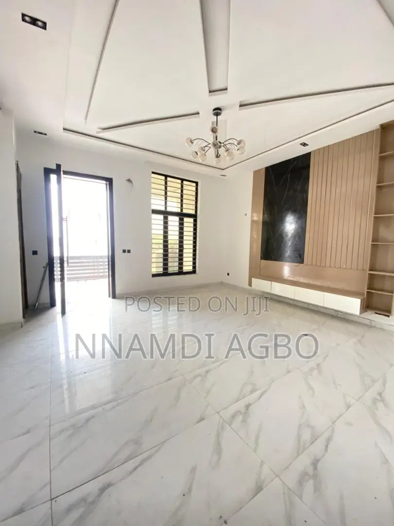 4bdrm Duplex in Ikota for sale