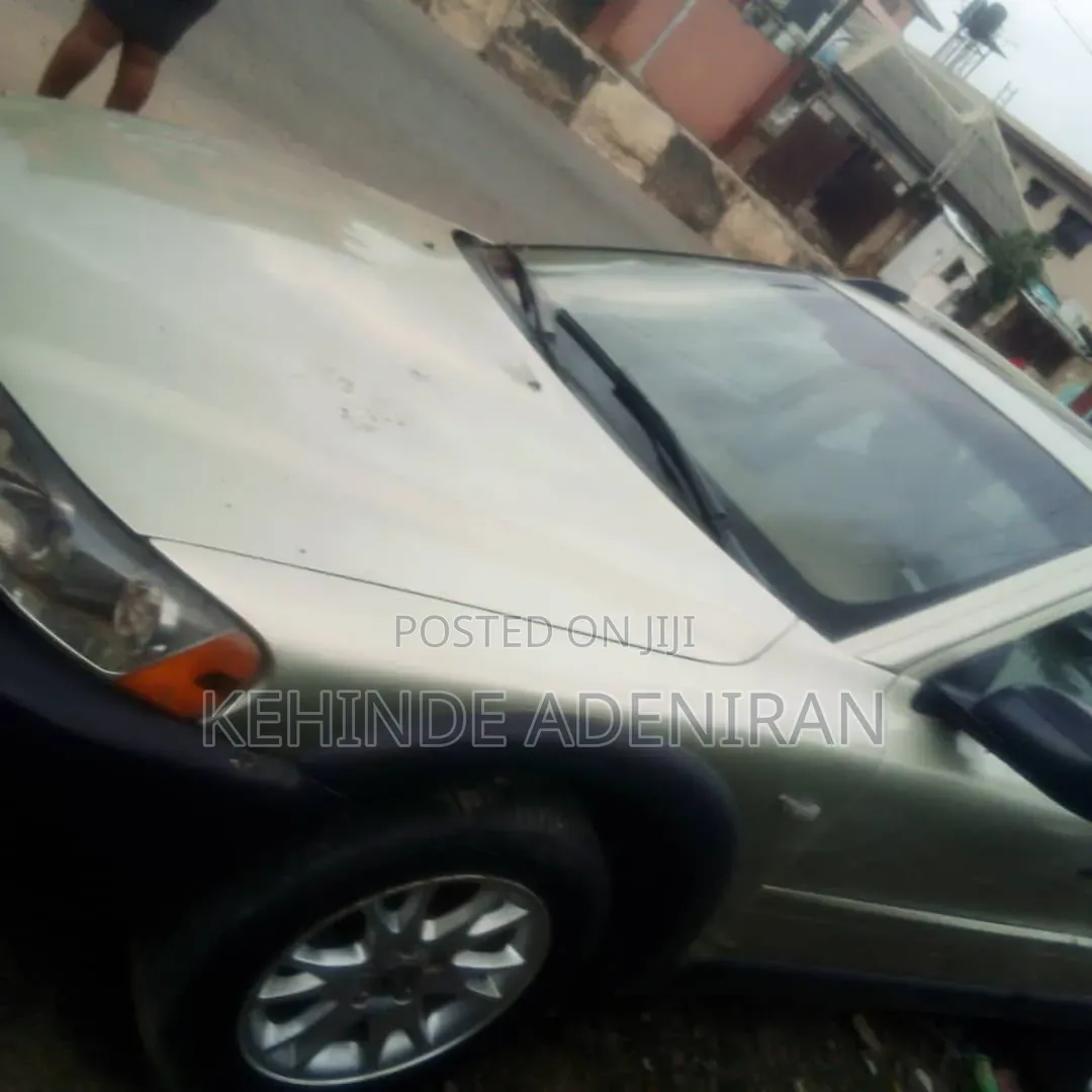 Volvo V70 2006 Gold