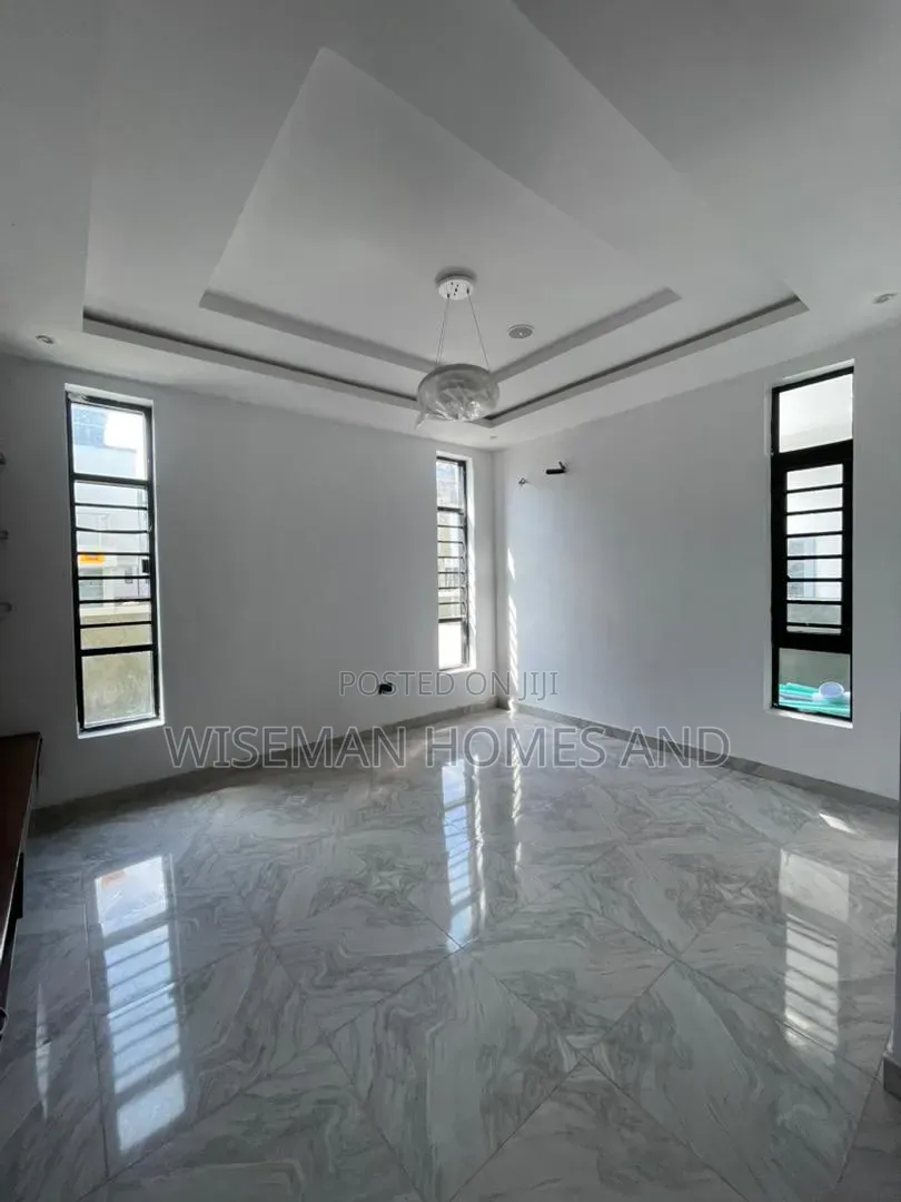 1bdrm Apartment in Ikota Lekki Eti-Osa for sale