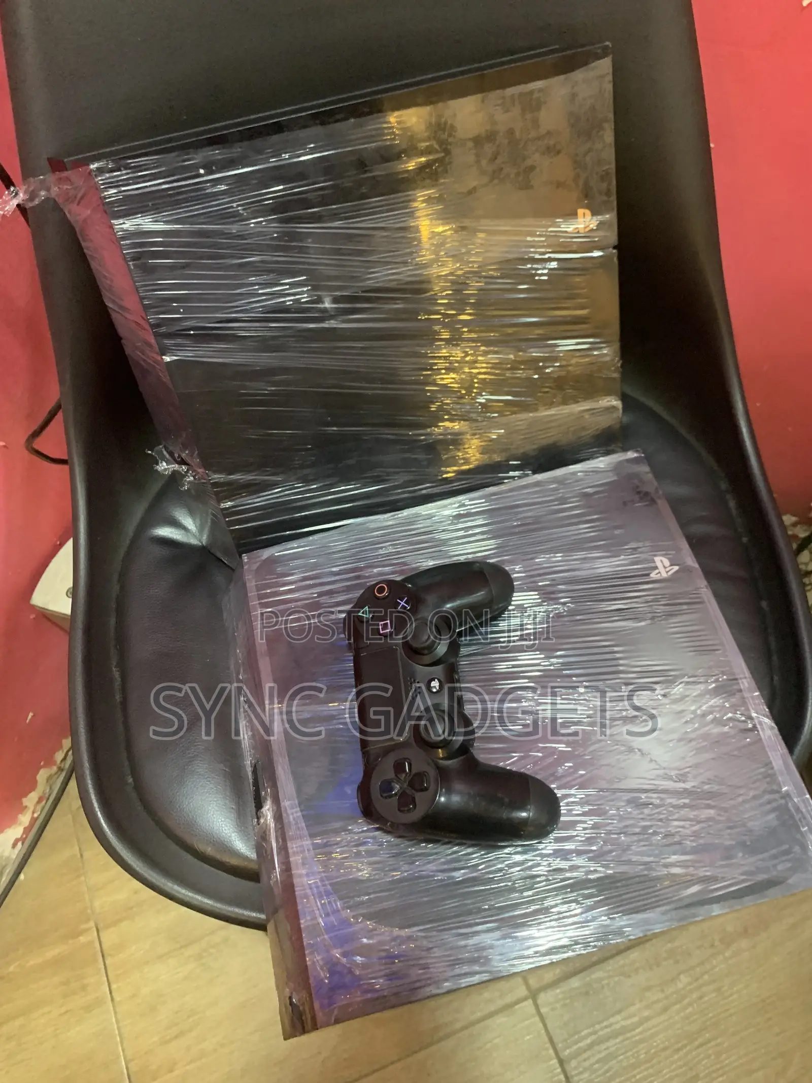 Ps4 Fat 2 Pads and 8 Games