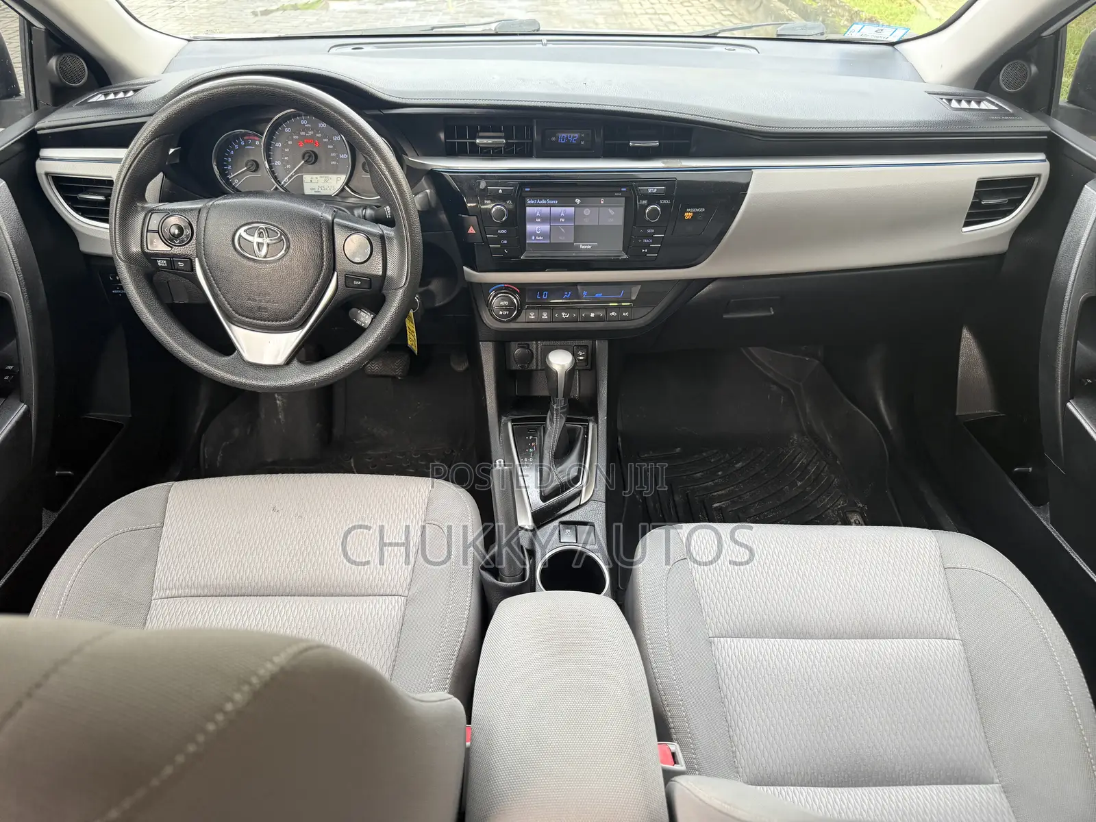 Toyota Corolla LE Premium 4dr Sedan (1.8L 4cyl CVT) 2014 White