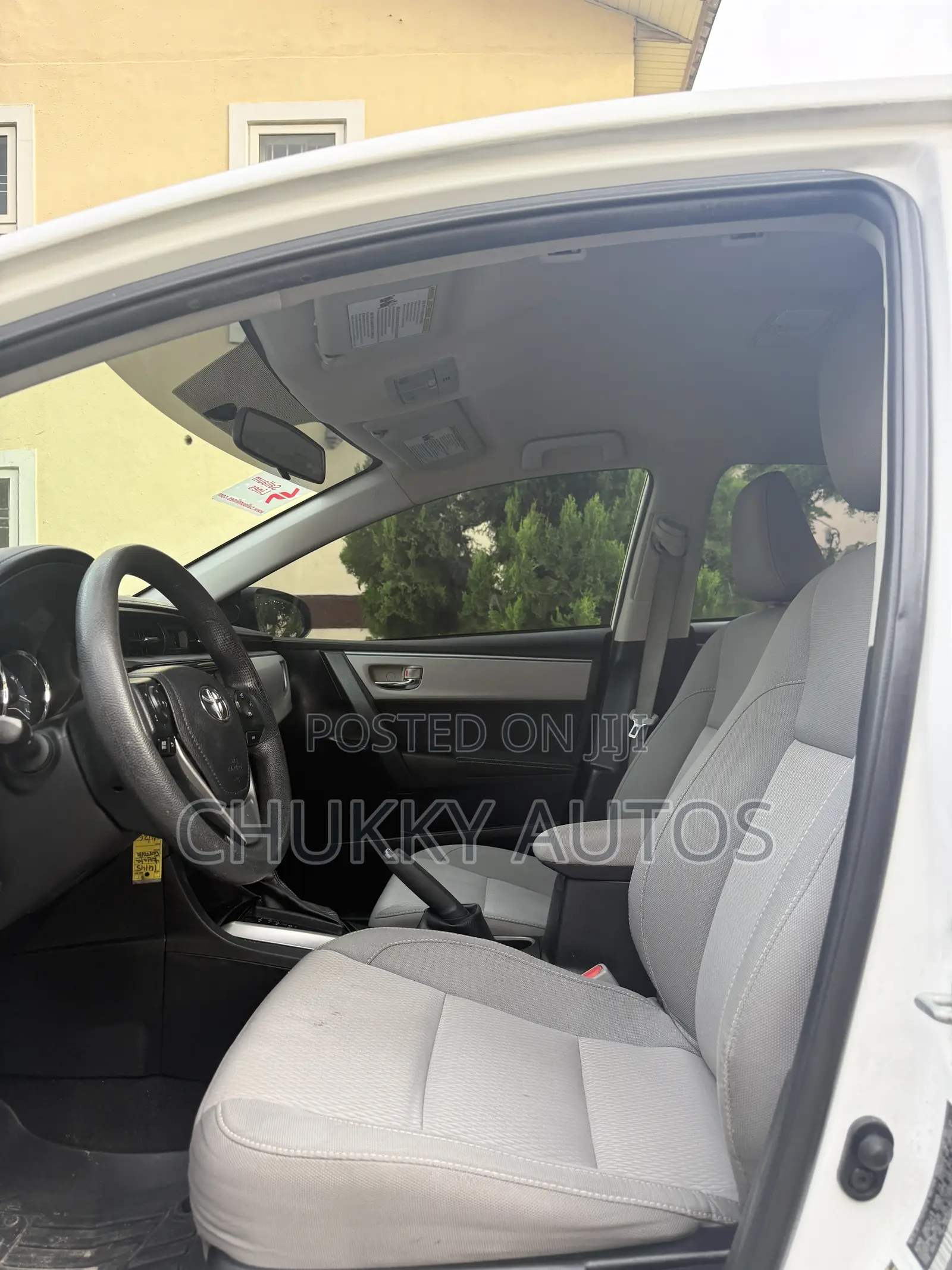 Toyota Corolla LE Premium 4dr Sedan (1.8L 4cyl CVT) 2014 White