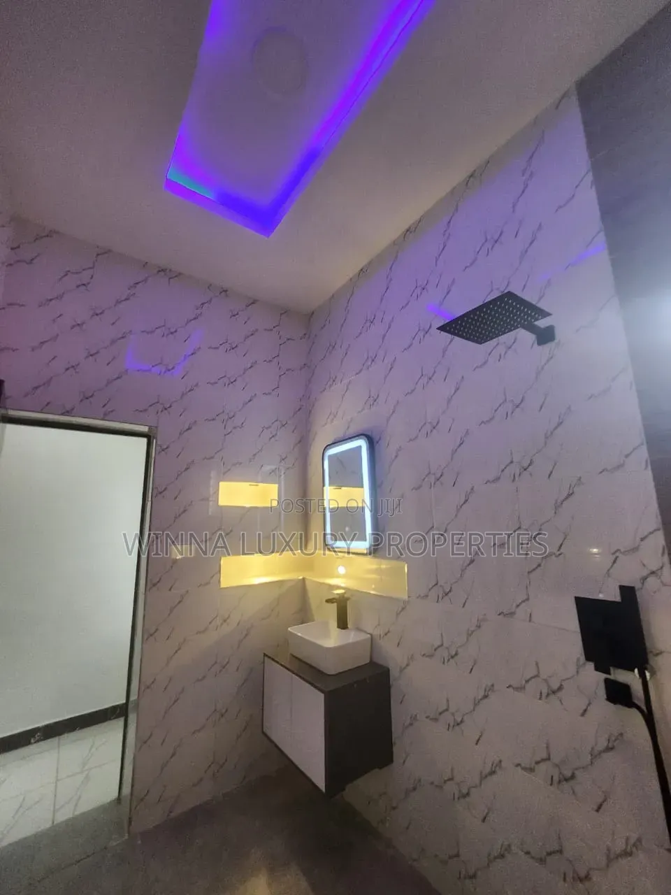 8bdrm Penthouse in Efab Metropolis, Gwarinpa for sale
