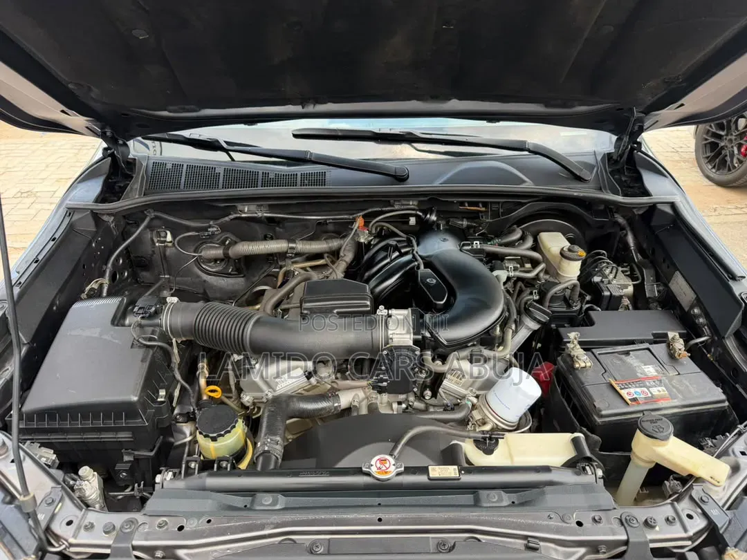 Toyota Hilux 2021 Black