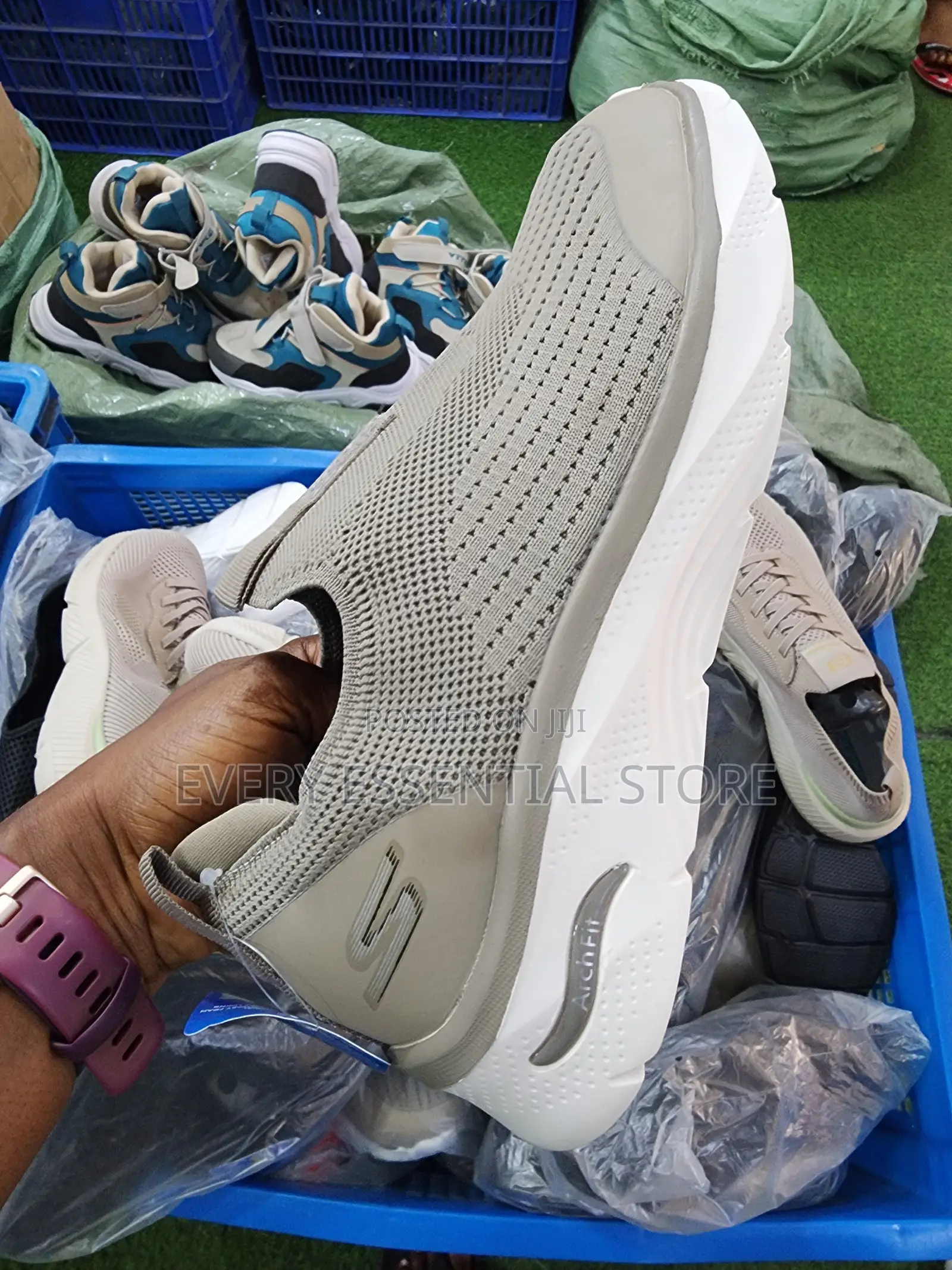 Skechers Arch Fit Sneakers – Lightweight Support All-Day Comfort