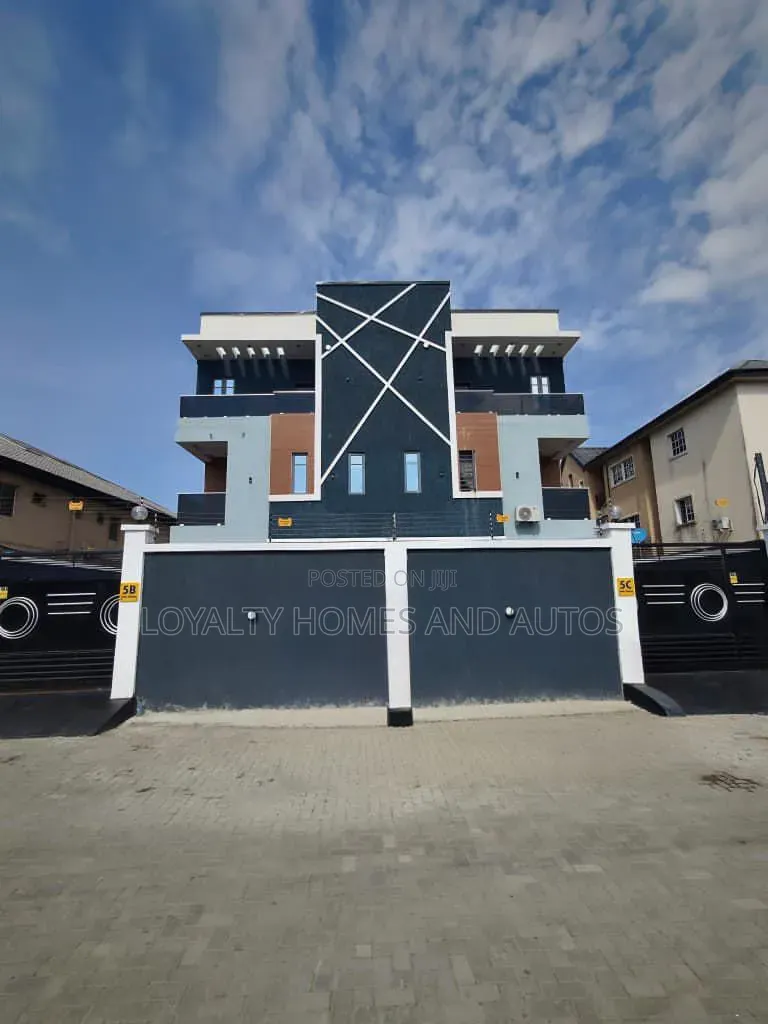 5bdrm House in Banana Island for sale