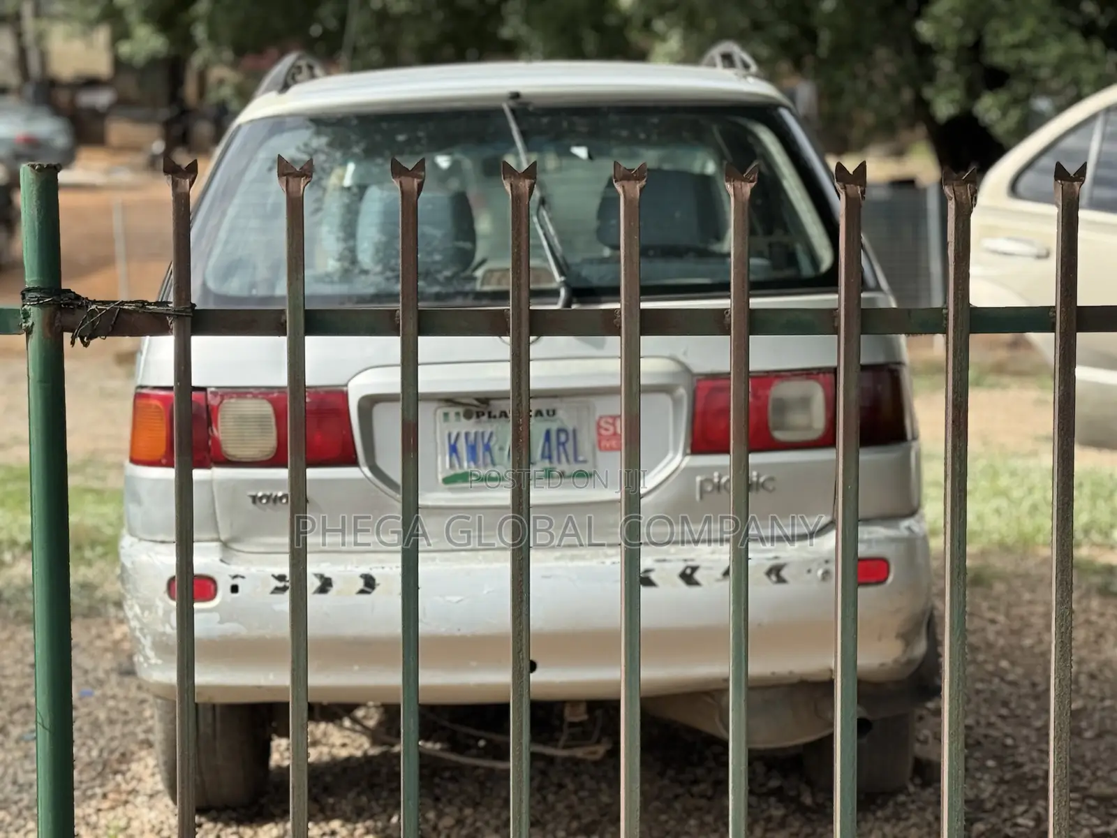 Toyota Picnic 2000 Silver