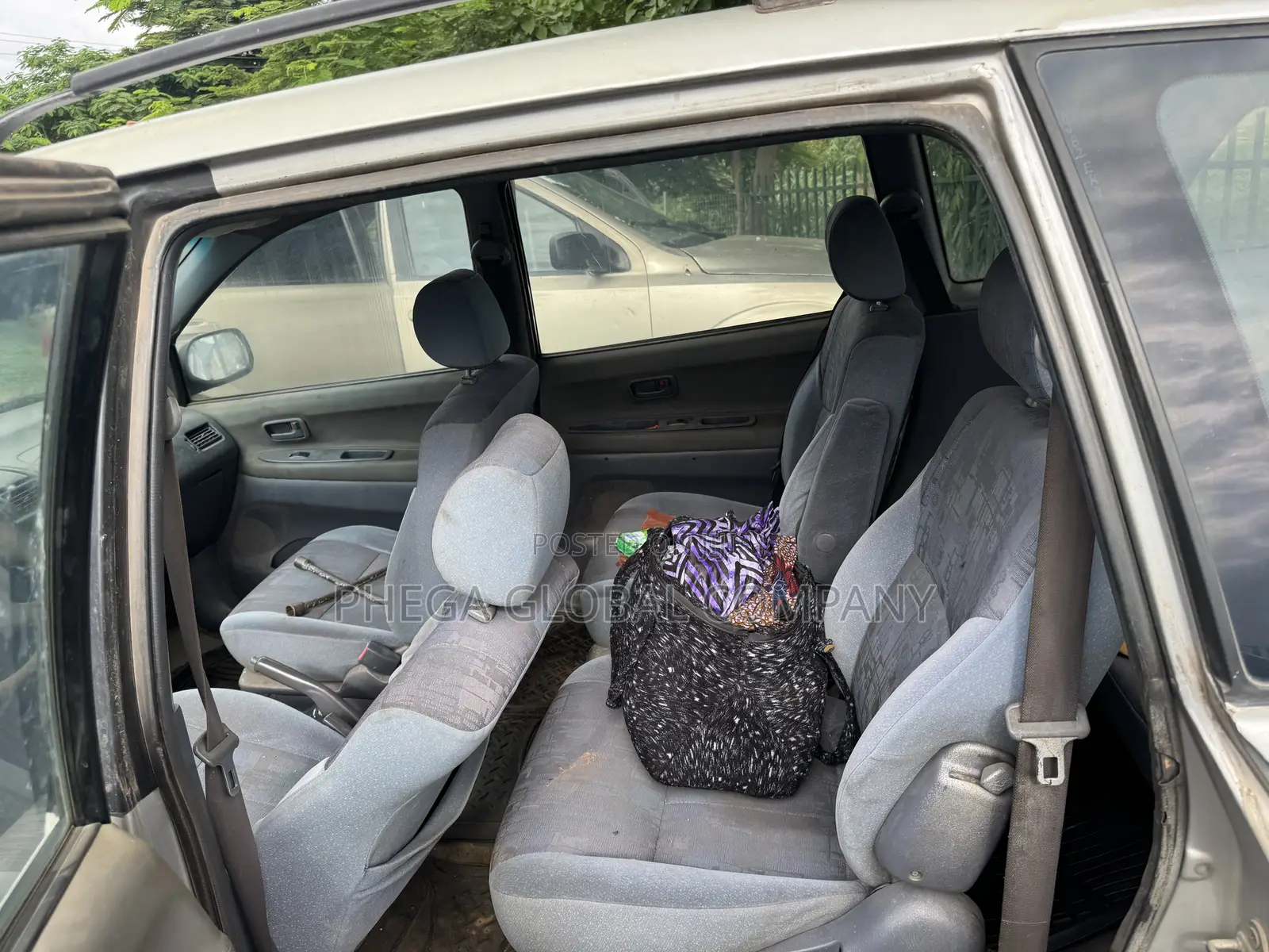 Toyota Picnic 2000 Silver