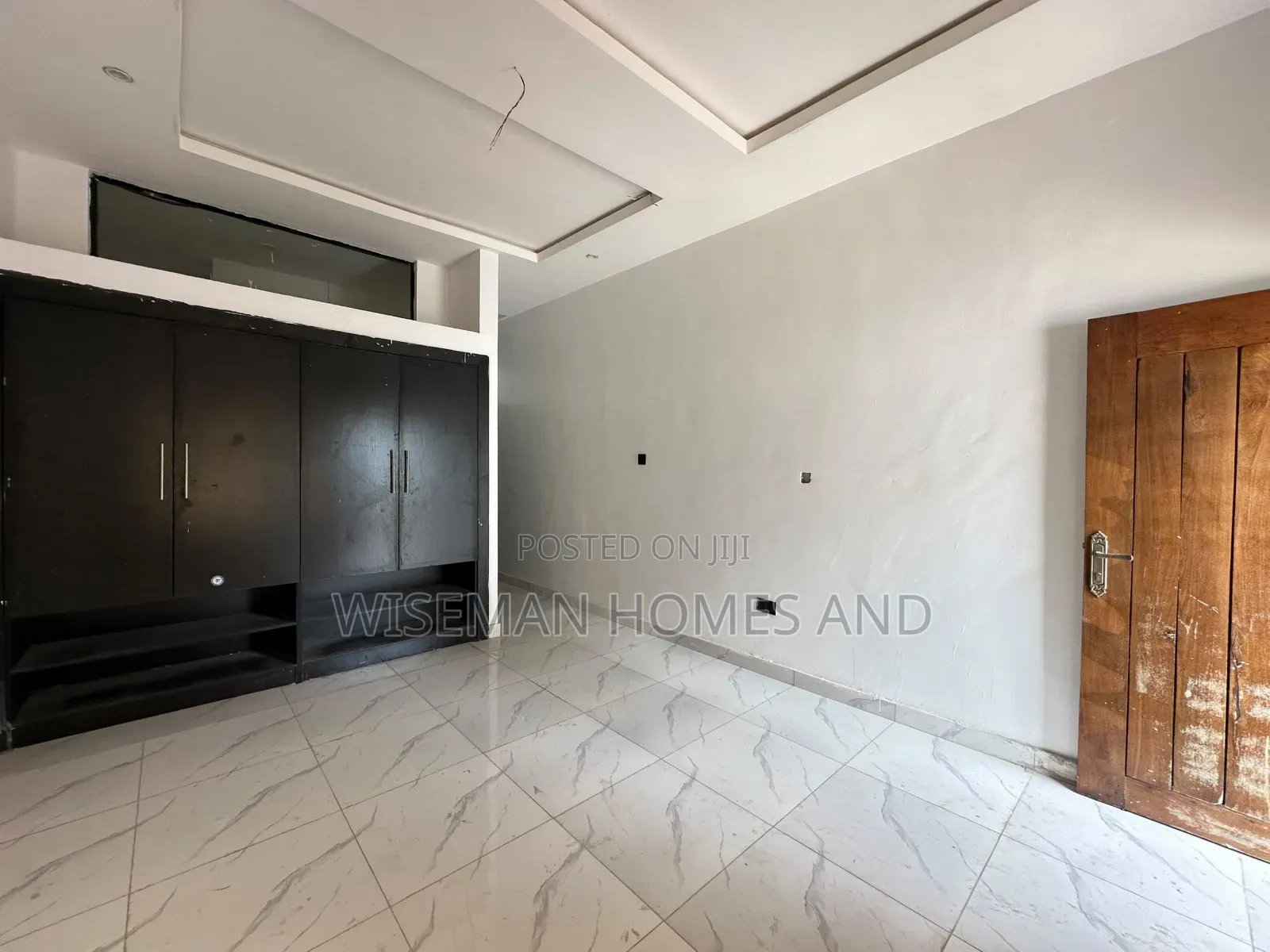 2bdrm Duplex in Sky Mall Axis for rent