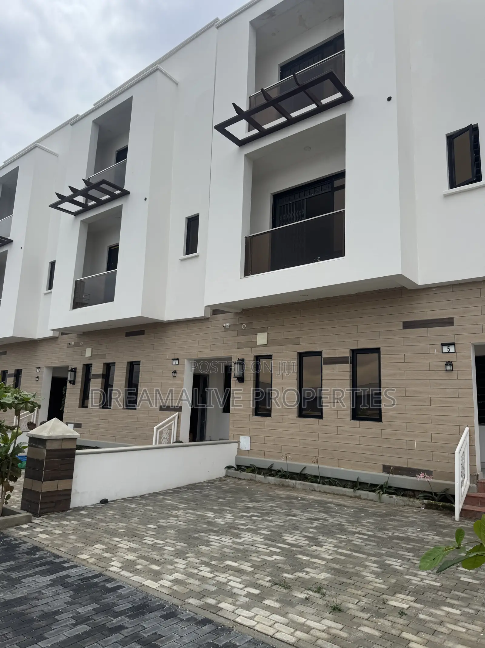 4bdrm Duplex in Jahi for rent