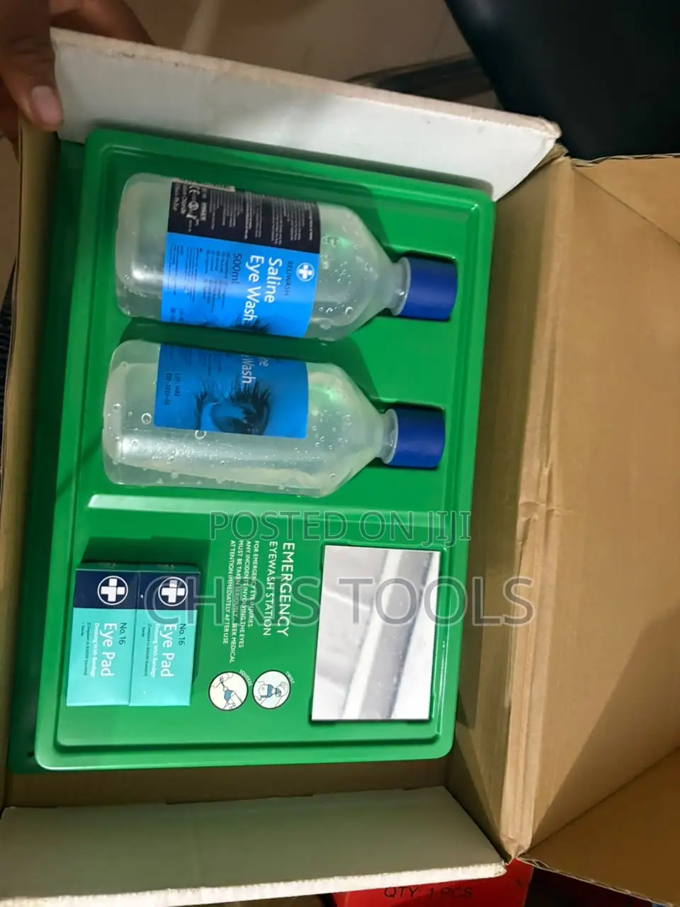 Reliwash Eye Wash Station Containing Two 500ml Sterile