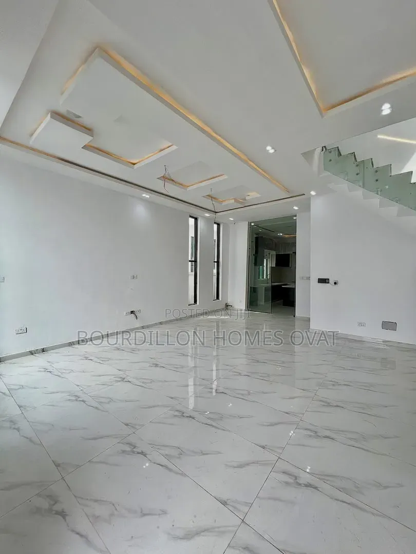 4bdrm Duplex in Chevron Toll Gate for sale