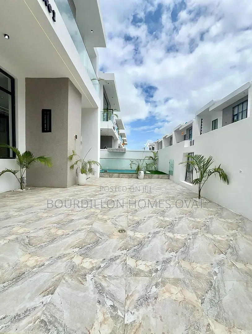 4bdrm Duplex in Lekki Palm City for sale