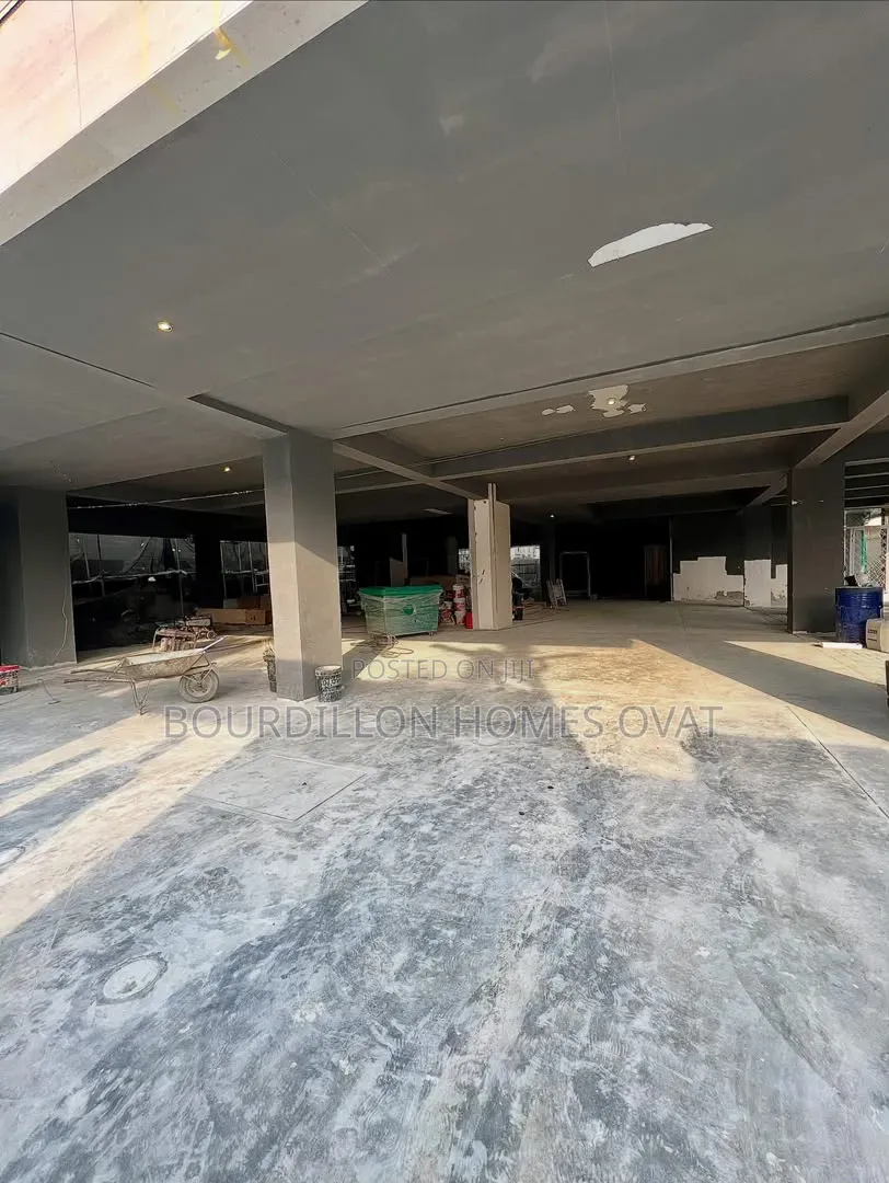 2bdrm Apartment in Lekki Phase 1 for sale