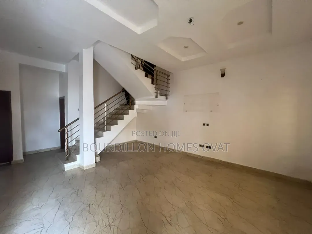 4bdrm Duplex in Chevron Alternative for sale