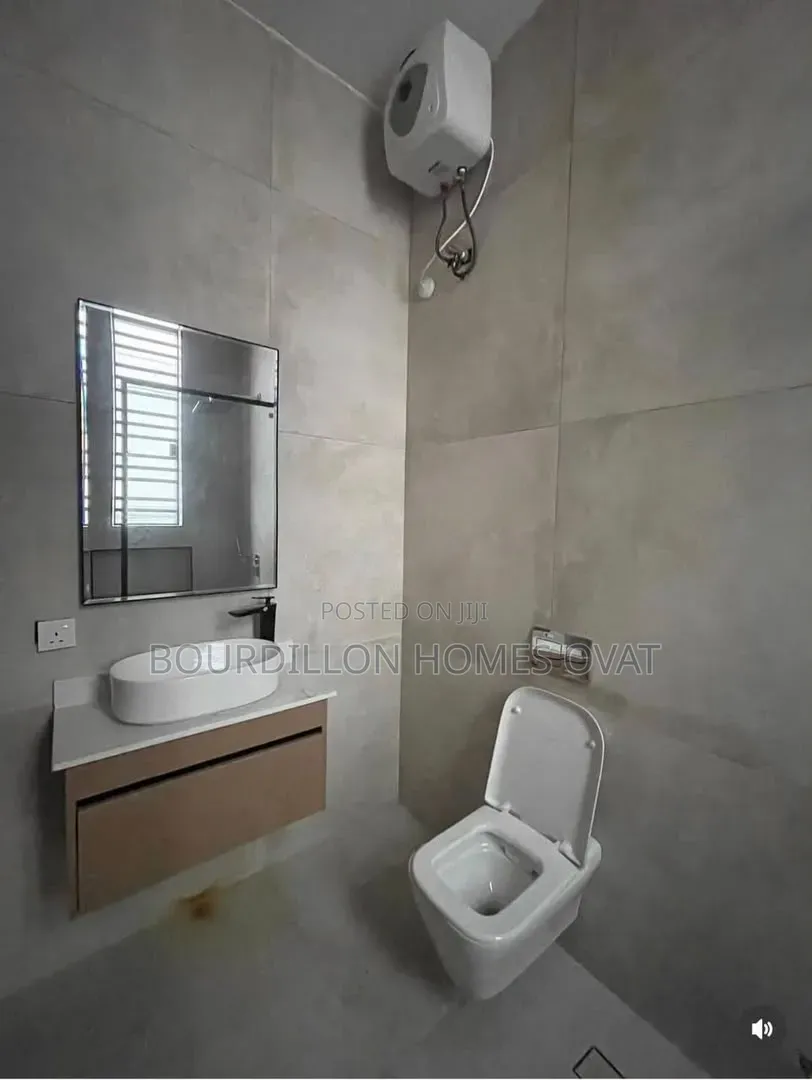 5bdrm Duplex in Lekki Phase 1 for sale