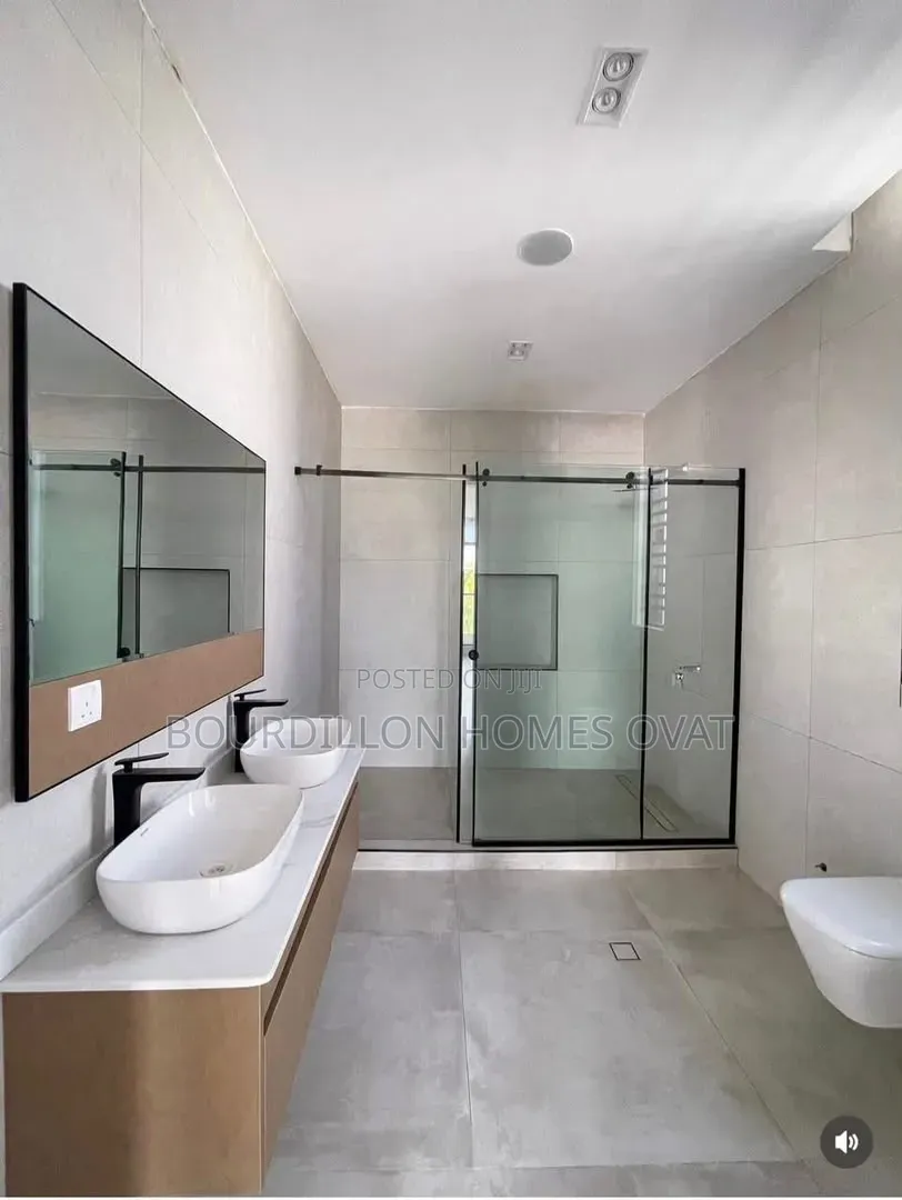 5bdrm Duplex in Lekki Phase 1 for sale