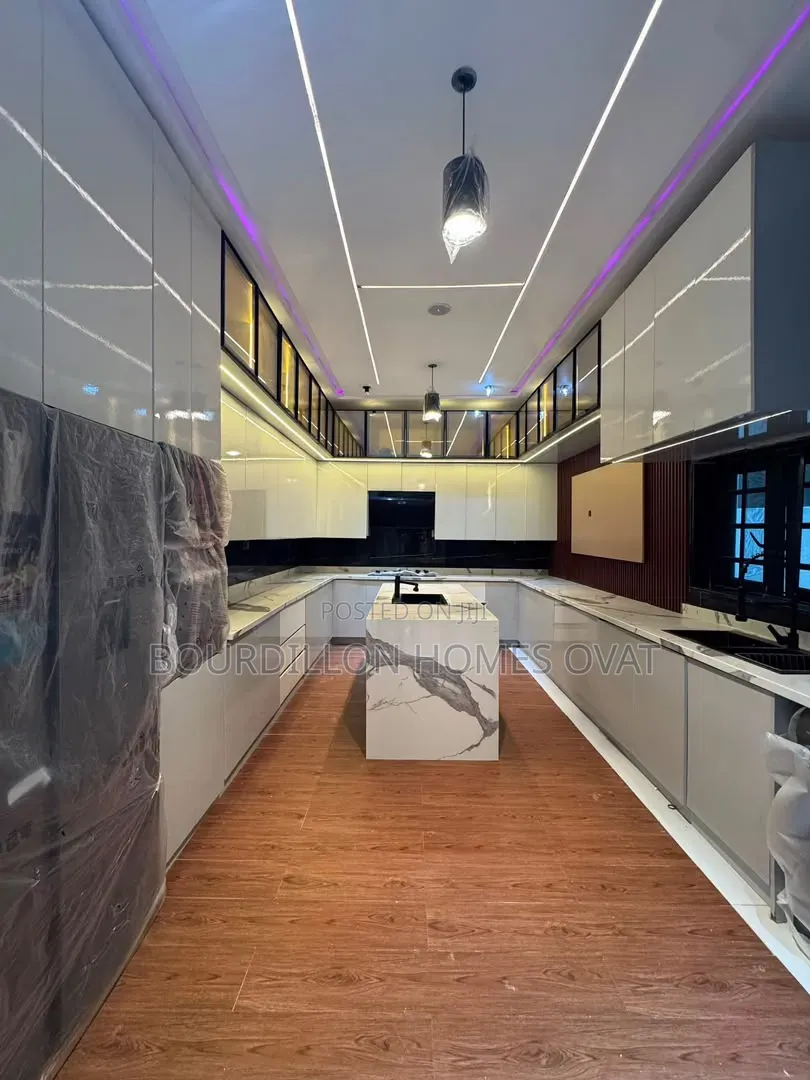 5bdrm Duplex in Orchid, Lekki for sale