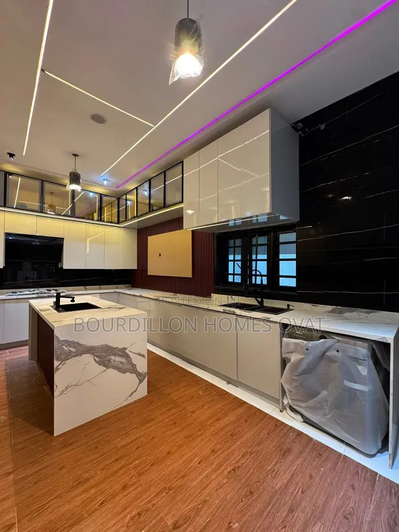 5bdrm Duplex in Orchid, Lekki for sale