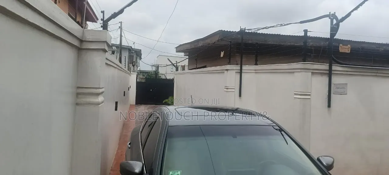 4bdrm Duplex in Iju Road Ifako Lagos, Oba Akran for sale