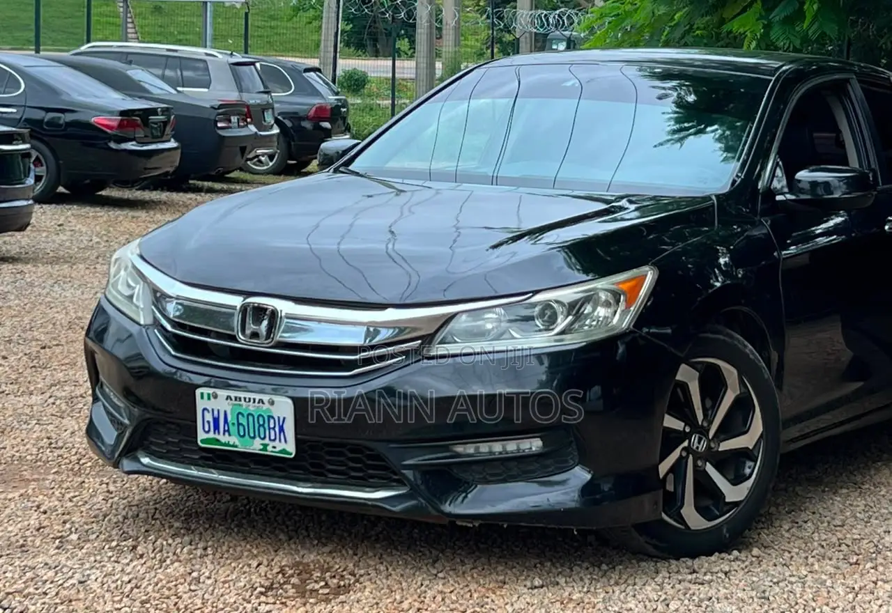 Honda Accord Touring 4dr Sedan FWD (3.5L 6cyl 6A) 2016 Black