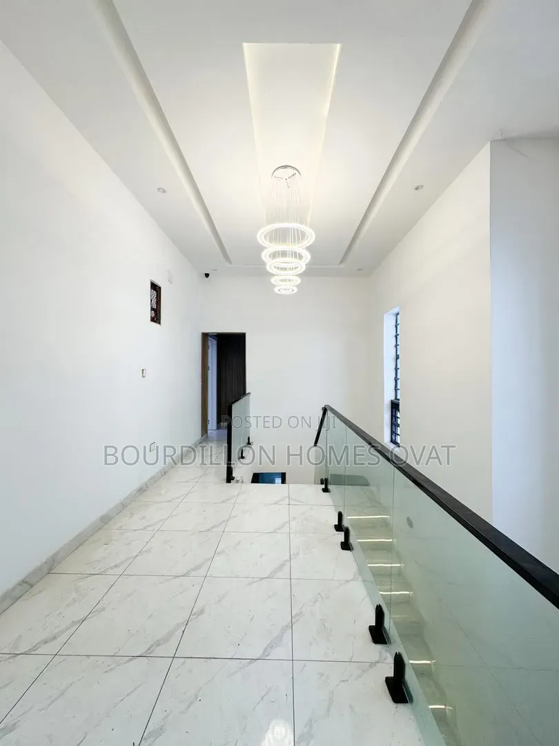 5bdrm Duplex in Ikota Villa Estate for sale