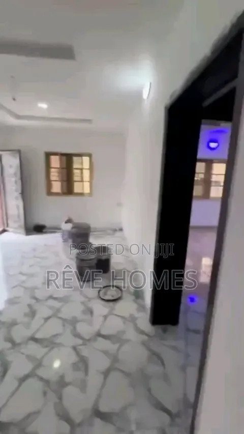 3bdrm Block of Flats in Phase 2 for rent