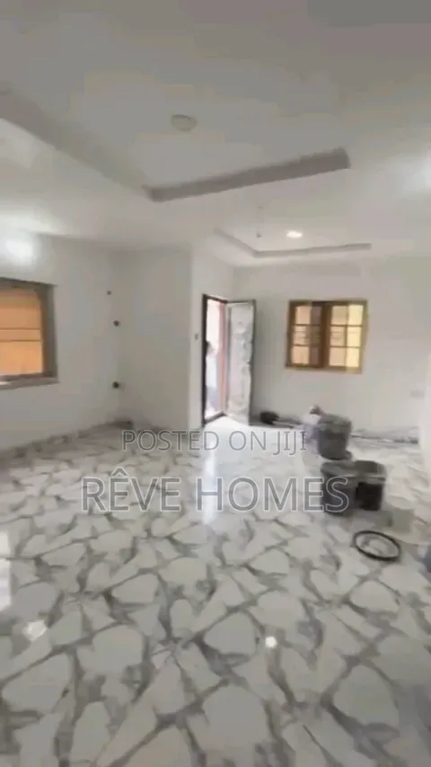 3bdrm Block of Flats in Phase 2 for rent
