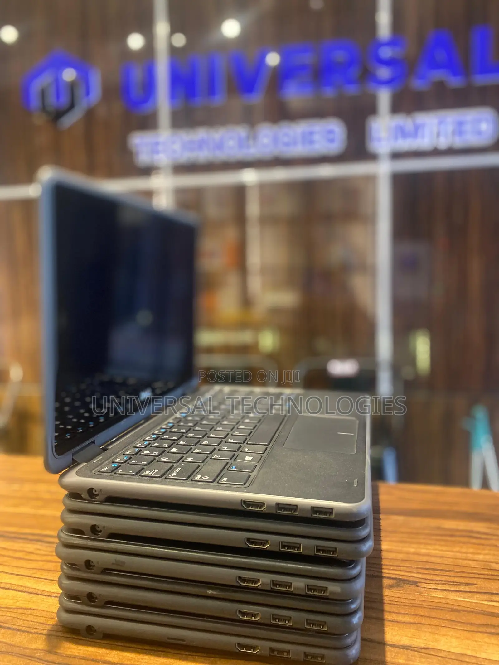 Laptop Dell Latitude 3190 2-in-1 8GB Intel Pentium SSD 128GB