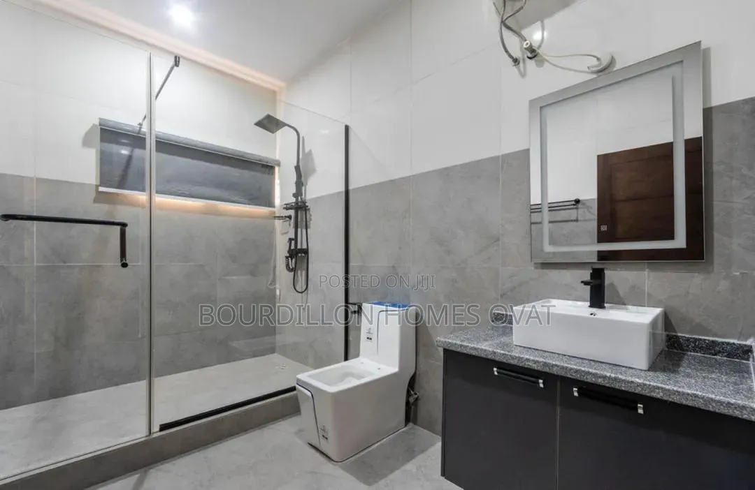 4bdrm Duplex in Oniru Victoria for sale