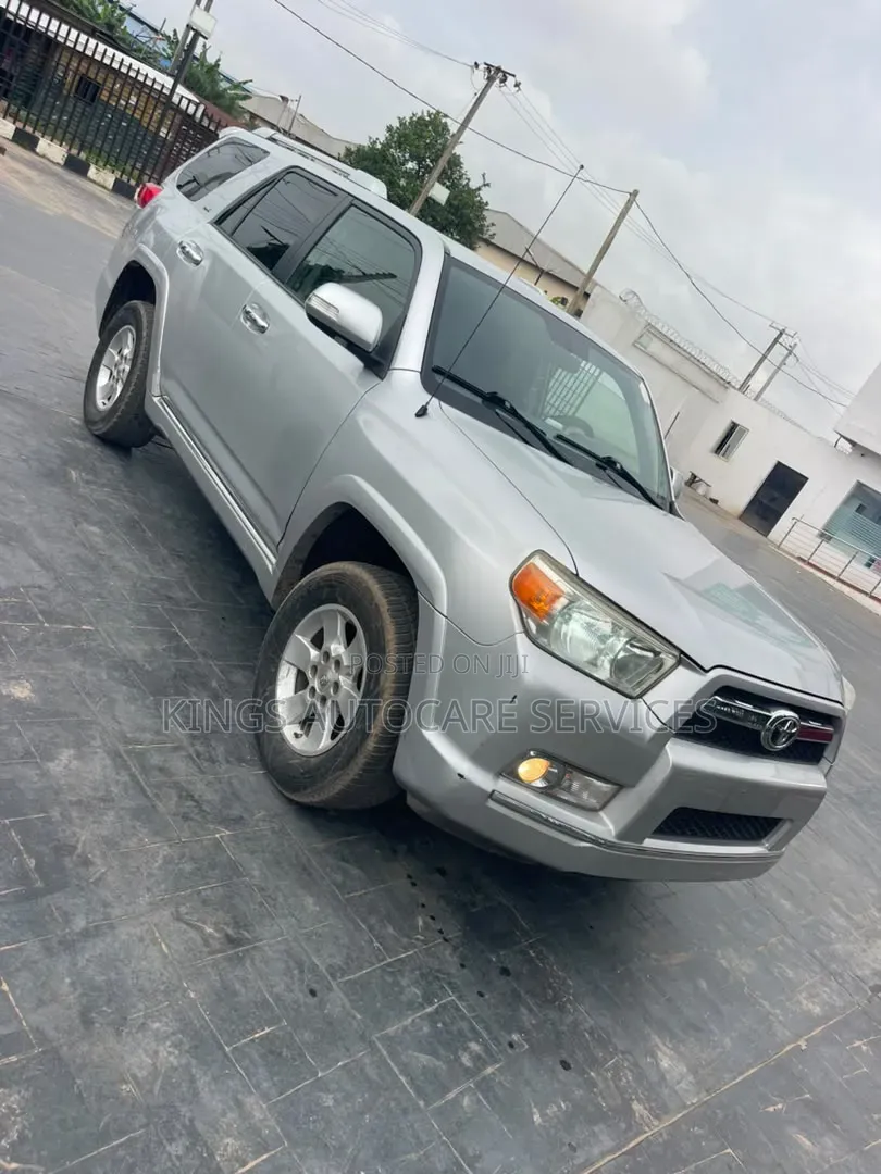 Toyota 4-Runner 2010 Silver