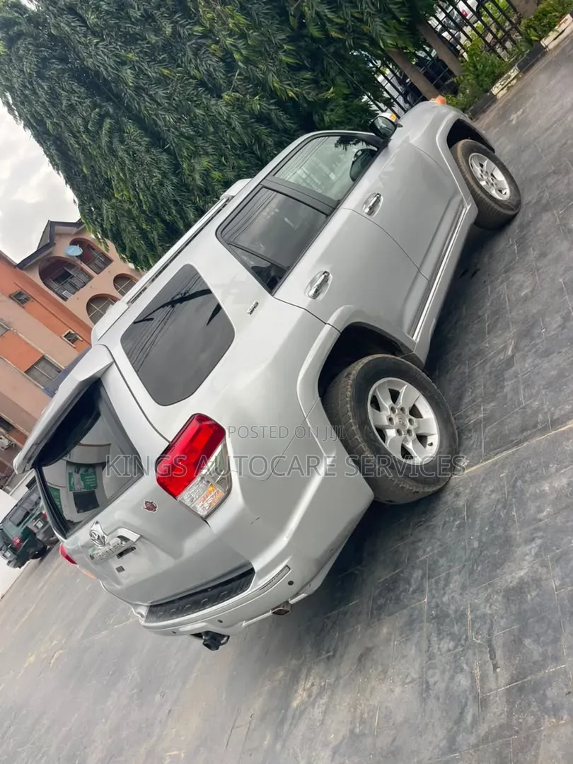 Toyota 4-Runner 2010 Silver