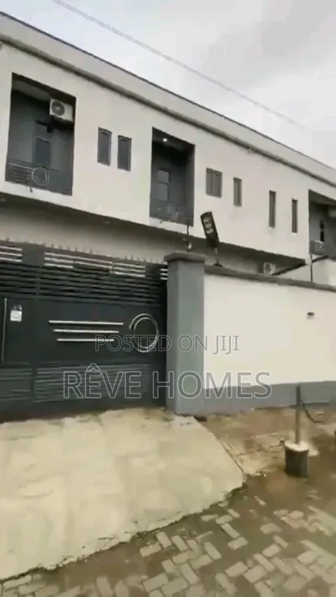 2bdrm Block of Flats in Soluyi for rent