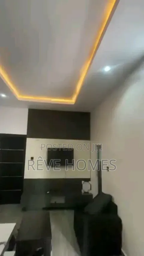 2bdrm Block of Flats in Soluyi for rent