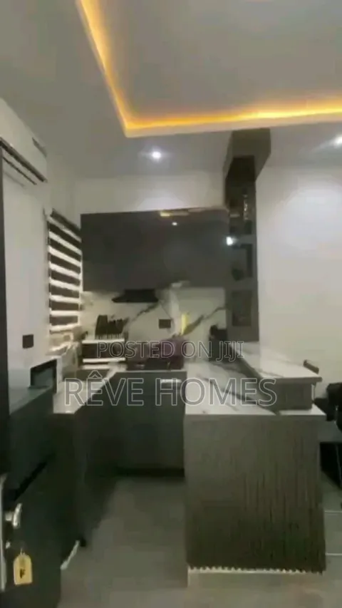 2bdrm Block of Flats in Soluyi for rent