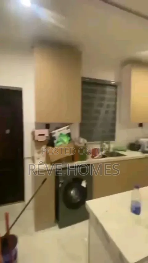 Furnished 4bdrm Duplex in Millenuim/UPS for rent