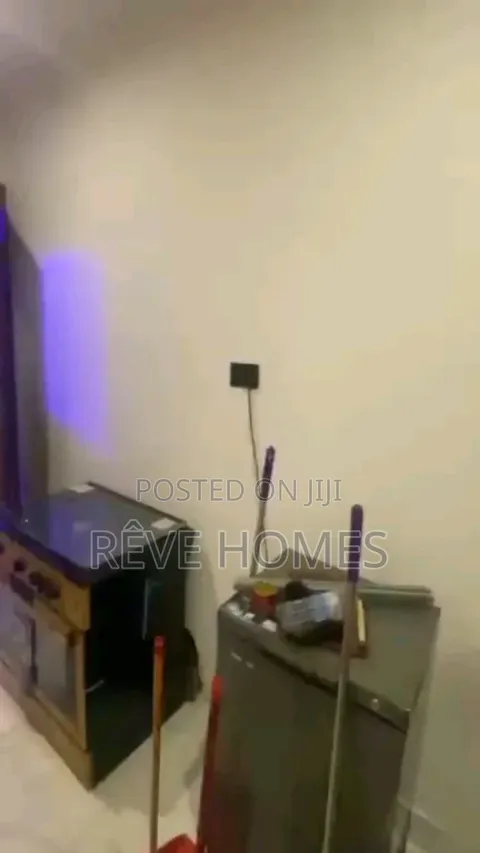 Furnished 4bdrm Duplex in Millenuim/UPS for rent