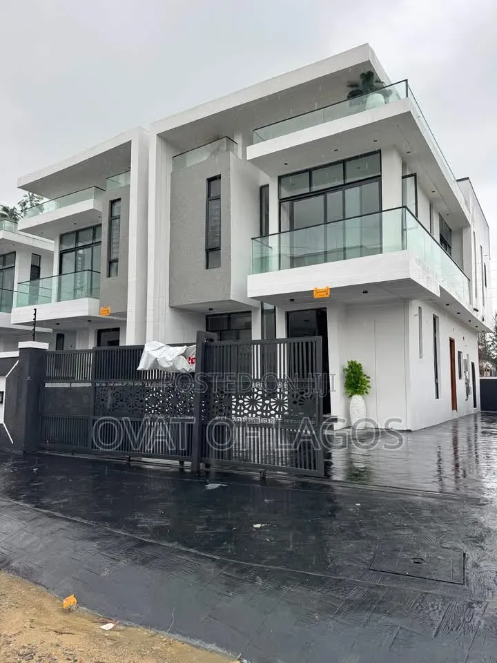 4bdrm Duplex in Ikota Villa for sale