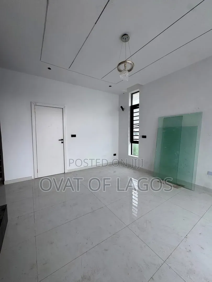 4bdrm Duplex in Ikota Villa for sale