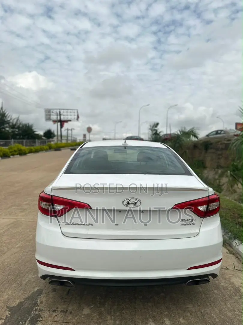 Hyundai Sonata SE 2016 White