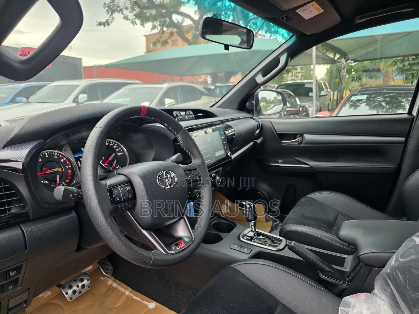 New Toyota Hilux 2025 White
